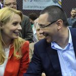 Familia prezidentiala PSD aniverseaza 2 ani de la nunta la New York. PSD e la dezmembrari Familia prezidentiala PSD