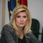 Doamna Udrea isi baga “Doi si-un sfert” in poseta elena udrea