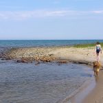 Cine detine plaja? Depinde de legea statului si de liniile de maree