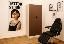Un fiset metalic, util inclusiv intr-un salon de tatuaje!