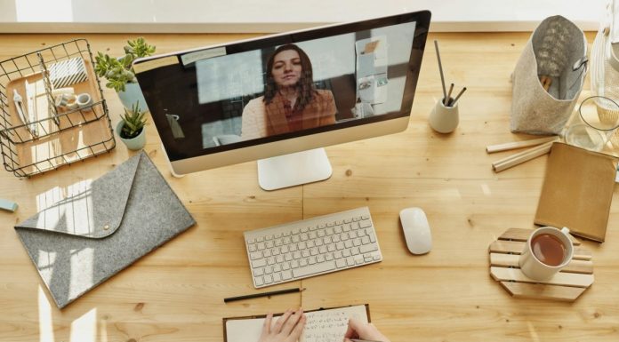 Cursuri engleză online: cum funcționează o grupă mică într-un mediu digital